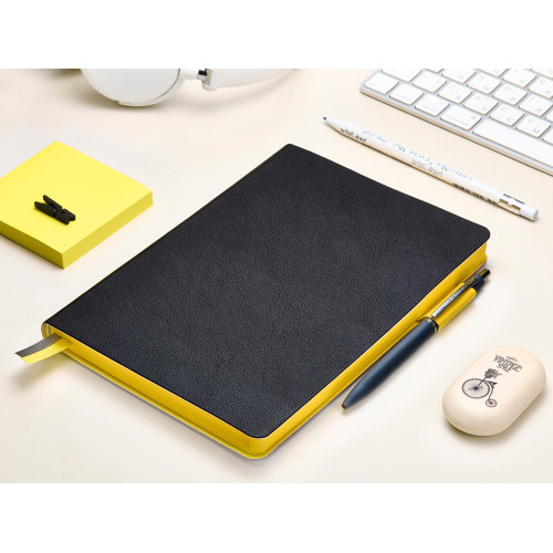 Ежедневник недатированный А5 Boston, черный (желтый обрез) Ежедневник недатированный А5 Boston, черный (желтый обрез)