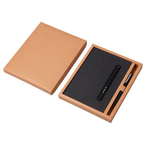 Набор блокнот А5 с магнитным держателем для ручки и подставкой для телефона и металлической шариковой ручкой NotaBene, черный Набор блокнот А5 с магнитным держателем для ручки и подставкой для телефона и металлической шариковой ручкой NotaBene, черный