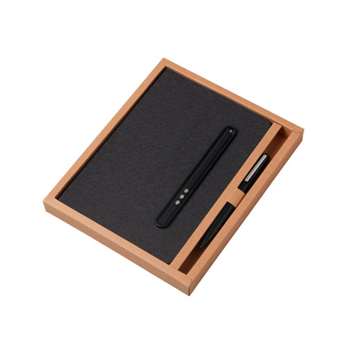 Набор блокнот А5 с магнитным держателем для ручки и подставкой для телефона и металлической шариковой ручкой NotaBene, черный Набор блокнот А5 с магнитным держателем для ручки и подставкой для телефона и металлической шариковой ручкой NotaBene, черный