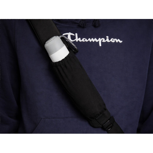 Сумка-слинг Nomad на одно плечо из водостойкого переработанного пластика, черный Сумка-слинг Nomad на одно плечо из водостойкого переработанного пластика, черный