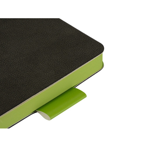 Ежедневник А5 датированный Boston 2026, черный с салатовым обрезом Ежедневник А5 датированный Boston 2026, черный с салатовым обрезом