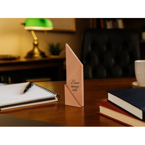 Награда из бука Monolith