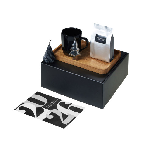 Подарочный набор с кружкой, подносом, свечой и чаем, черный