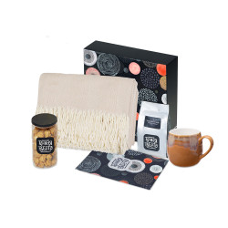 Подарочный набор Re:y. Haven  с пледом, кружкой и чаем