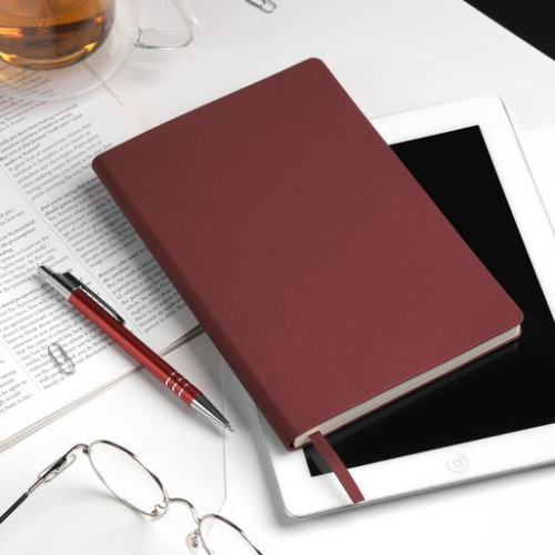 Ежедневник Стар (Star) недатированный, бургунди (без упаковки, без стикера) Ежедневник Стар (Star) недатированный, бургунди (без упаковки, без стикера)