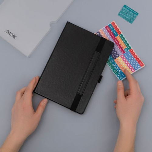 Ежедневник Гэлакси (Galaxy) недатированный, жесткая обложка, срез голограф. фольга, черный